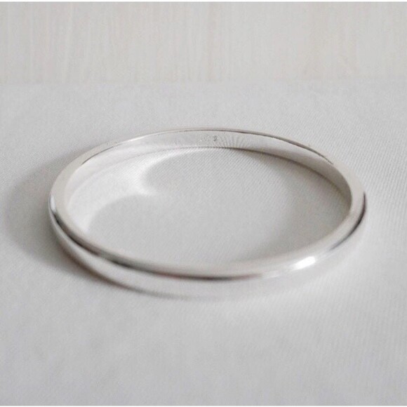 Lauren Conrad Silver Tone Bangle - Picture 1 of 7